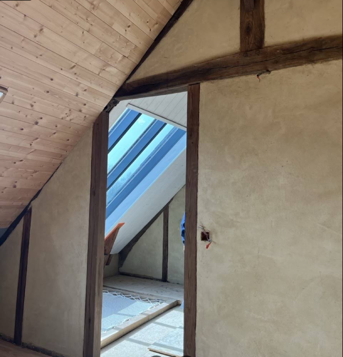 Combles aménagés, enduit chaux — Trans-la-Forêt